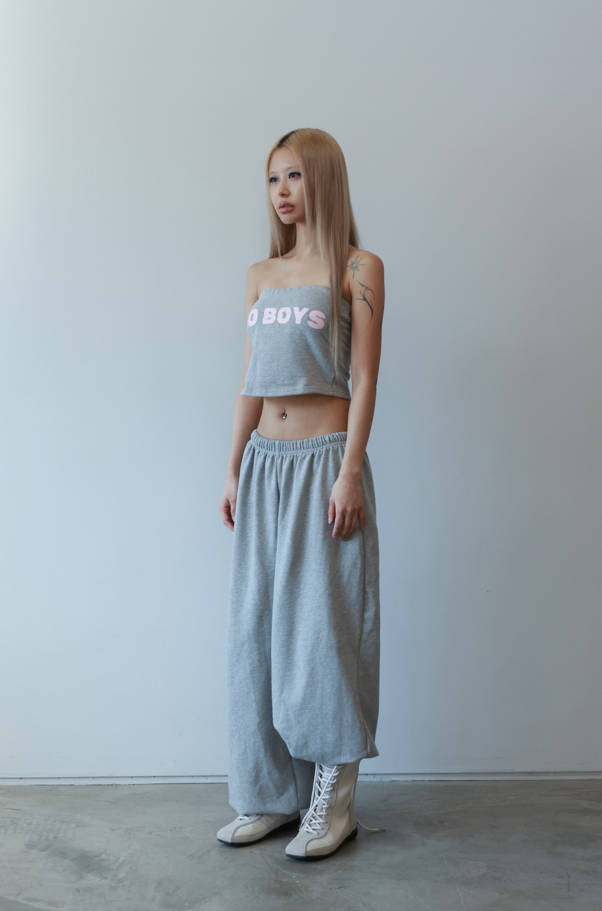 girlslikemedontcry-ss-25-010-top-grey