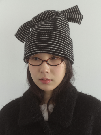 fun-from-fun-fw-24-knotted-beanie,-black+ivory