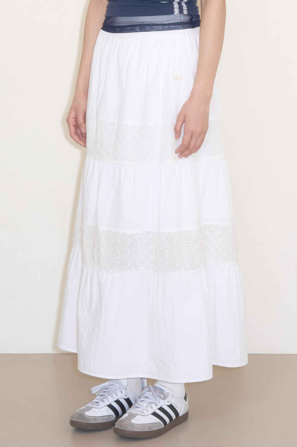 illigo-ss-25-flow-ruffle-long-skirt-white