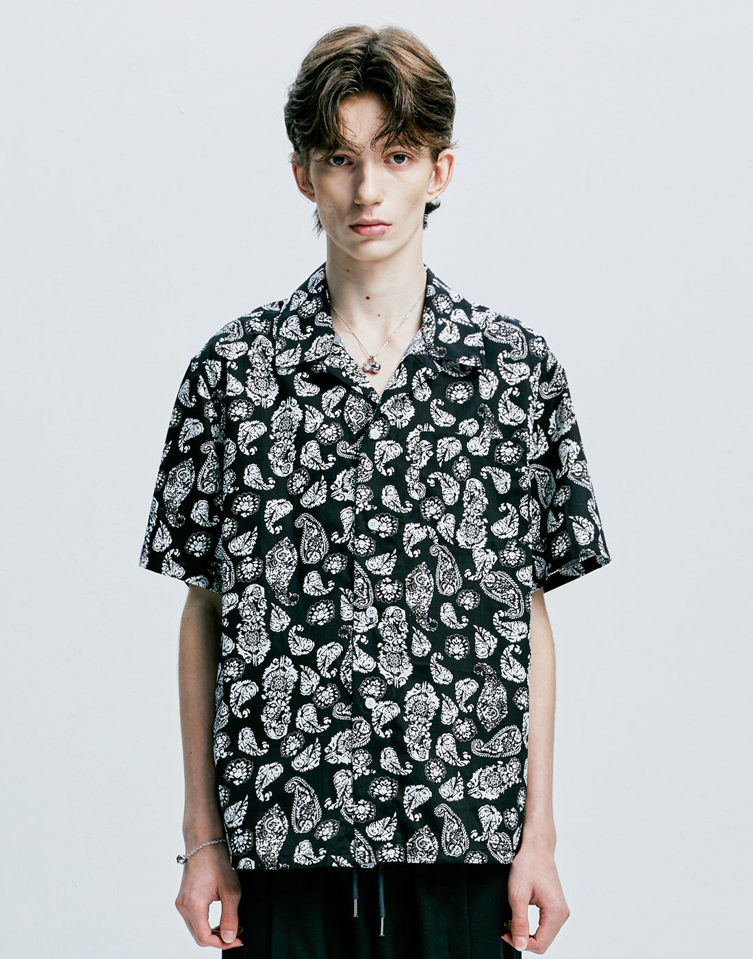 ssy-ss-24-coconut-hawaiian-paisley-half-shirt-black