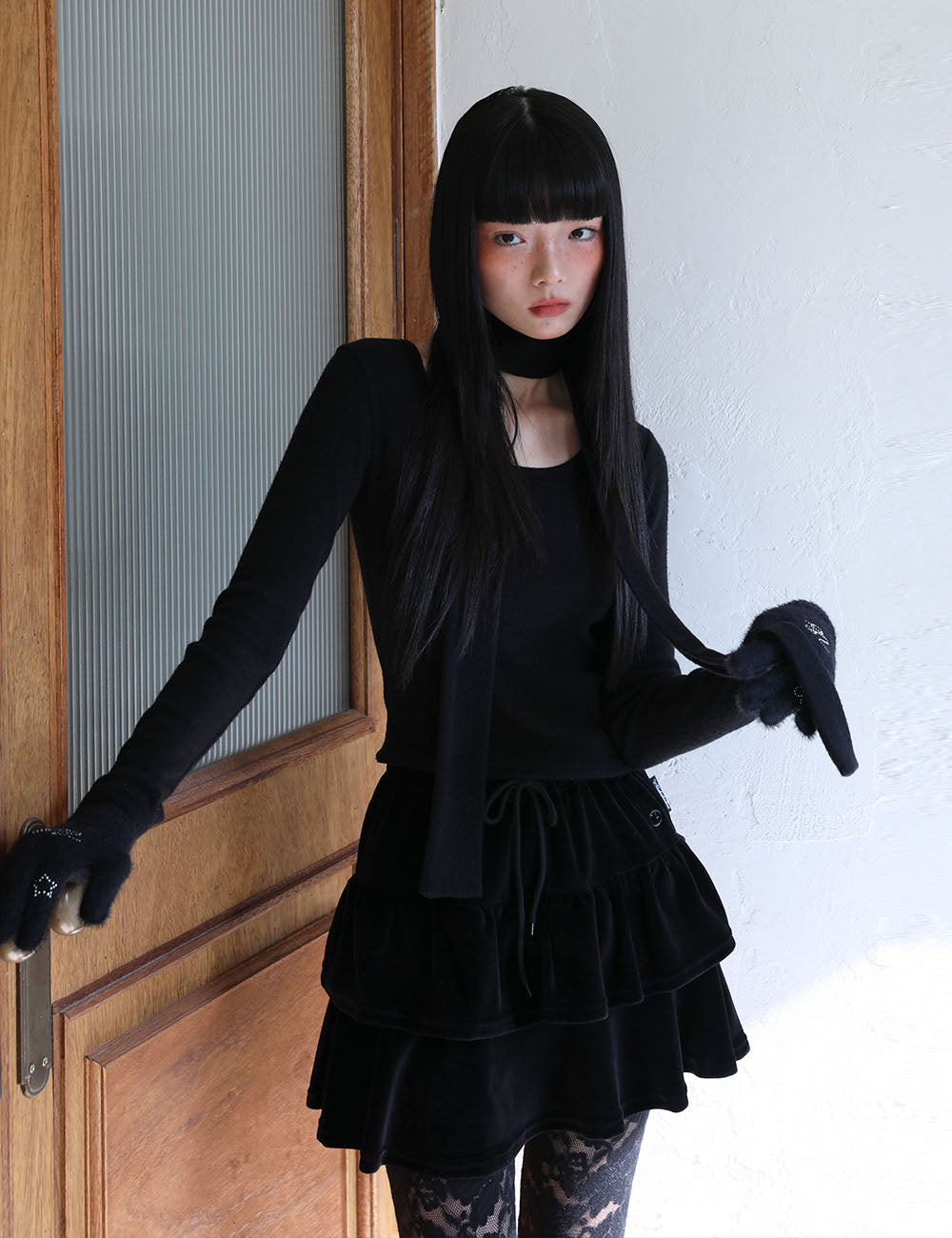 ugly-shadow-fw-24-velvet-cancan-skirt(black)