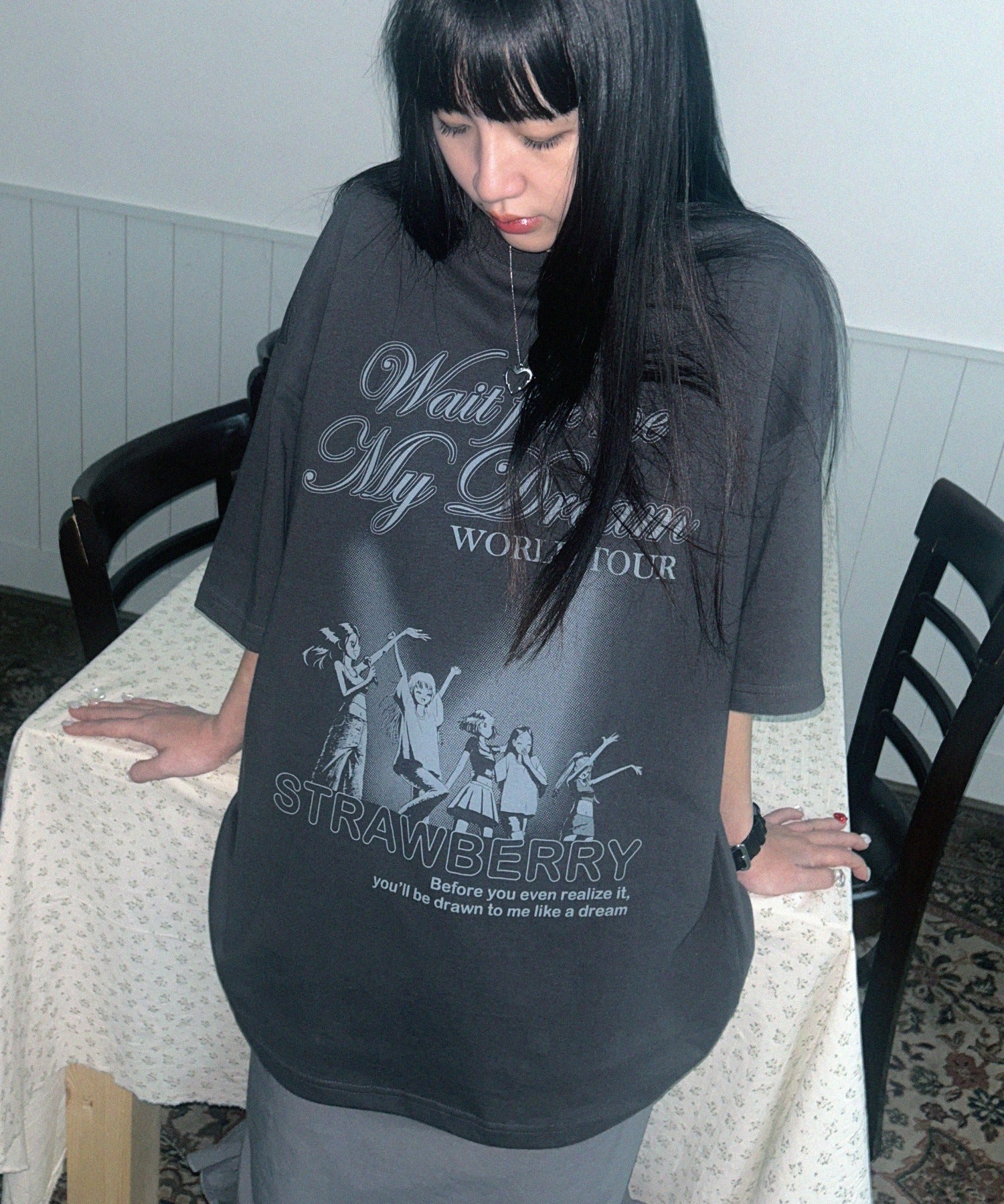 wonder-visitor-ss-25-world-tour-overfit-tshirt-(charcoal-grey)