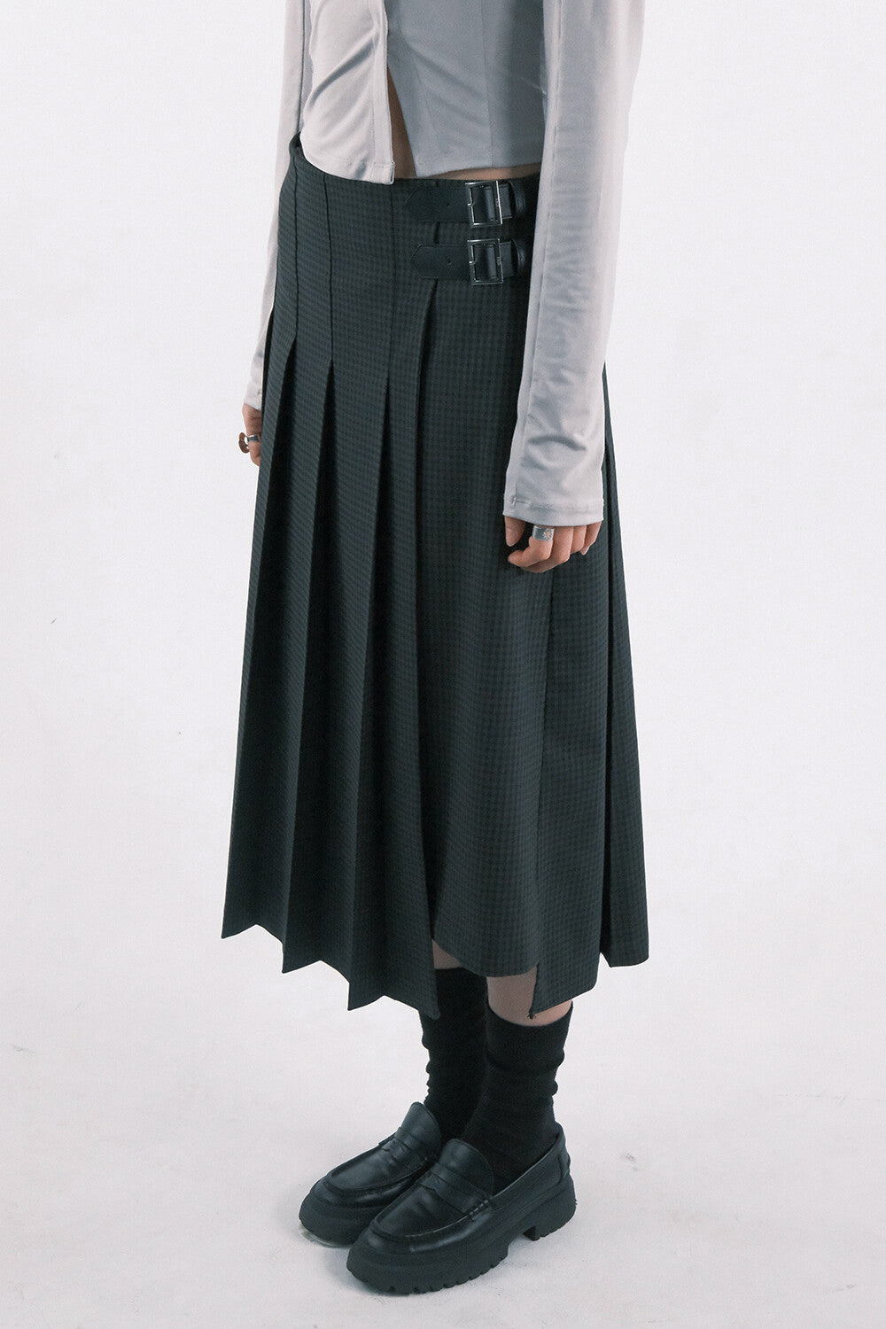 seyo-k-ss-25-check-pleats-wrap-skirt