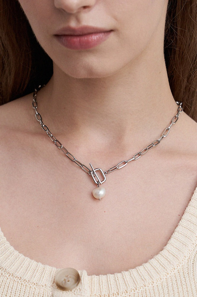 annaflair1986-seasonless-24-pearl-square-toggle-necklace-2colors-an4230004