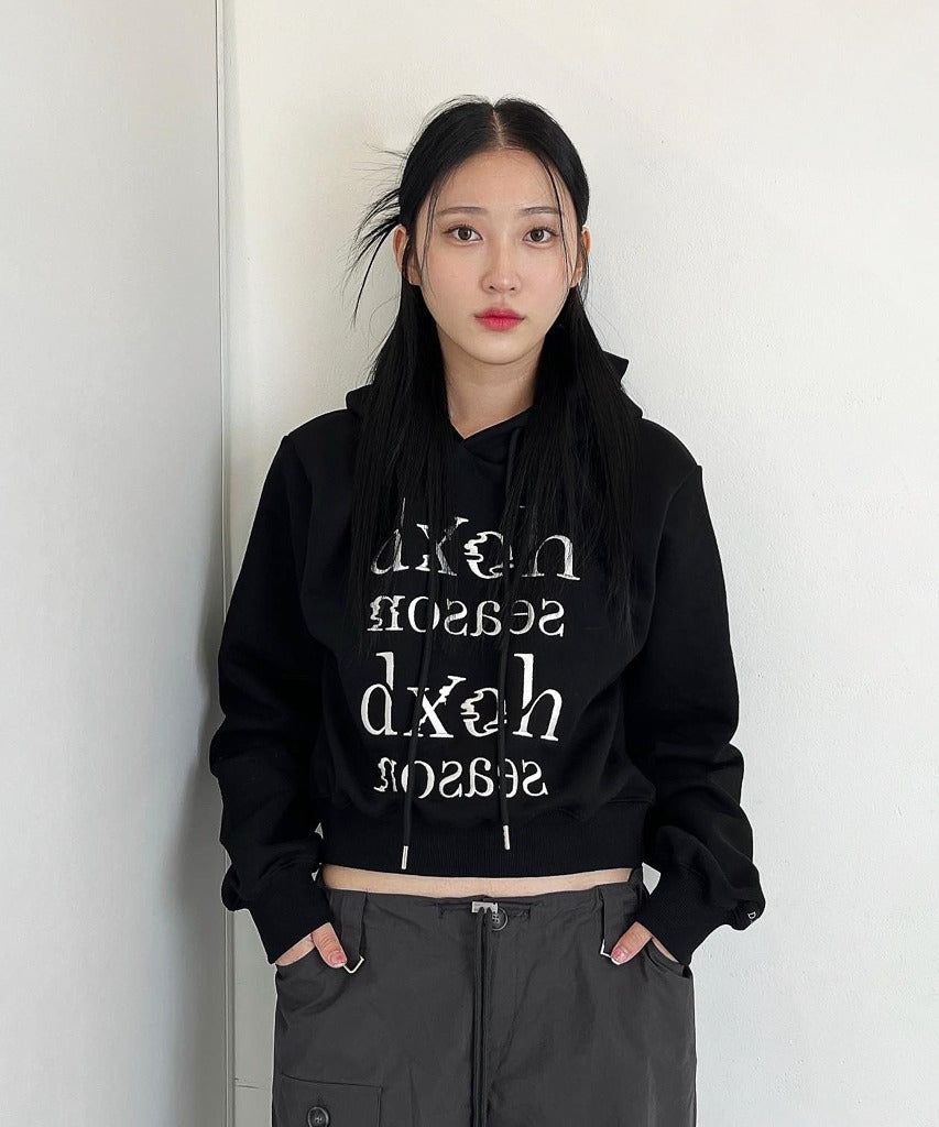 dxoh-fw-23-season-logo-semi-crop-hoodie-hoodie-black